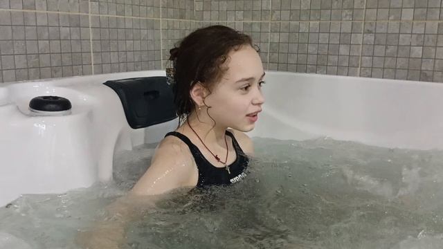 Варюха в джакузи на днюху