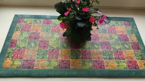 Придумала подставку вместо гобеленовой салфетки.