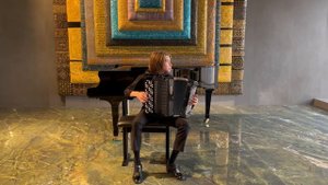 А. Новиков «Смуглянка», исполняет Михаил Лосьмаков