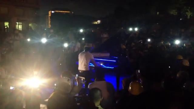 Taksim Gezi Parkı Piyano Keyfi смотреть онлайн