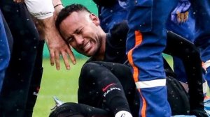 Травма Неймара на последних минутах матча с Сан-Этьеном Видео