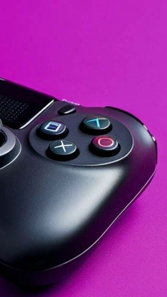 играли в слова, а потом нас убили за кадром