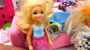 Штеффи и Челси играют в салон красоты. Мультик Барби. Ох уж эти куклы!