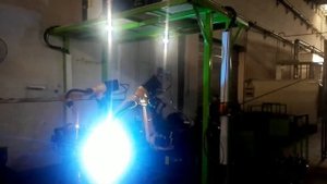 Сварка двумя роботами ESTUN