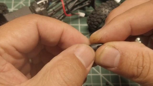 1/24 Scale Axial SCX24 | Free Shock Mod - Add Suspension Preload & Dampening Using Stock Shocks