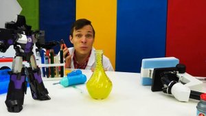 Оптимус Прайм спас Бамблби от трансформации в Мегатрона! Роботы игрушки - Трансформеры в Мегаклинике