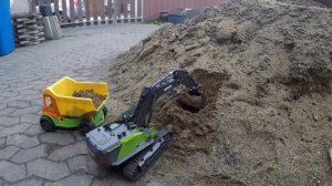 Huina 1593 RC Excavator/ RC Bagger in Action, Test