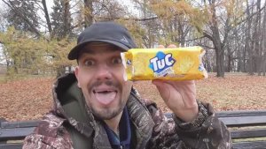 ВЛОГ УЛИЧНЫЙ ОБЖОР НА КРЕКЕР ''TUC'' С СОЛЬЮ ОРИГИНАЛЬНЫЙ