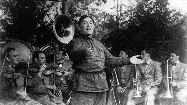 Леонид Утесов - У черного моря смотреть онлайн