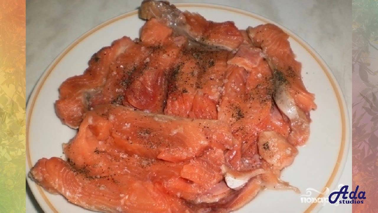 Простой рецепт деликатеса. Самый простой способ сделать горбушу мягкой и сочной - это потушить ее в