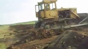 Работа бульдозера Т-130 - видео с сайта http://proftraktor.ru/