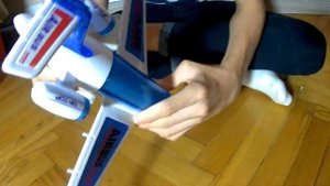 Игрушечный самолет со звуком и светом