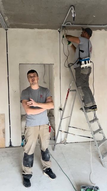 Самое надежное соединение в распаячных коробках. скрутка и сварка медных жил кабеля. Электрик в Туле