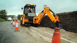Экскаватор-погрузчик JCB 3CX Compact— инновационная машина от мирового производителя