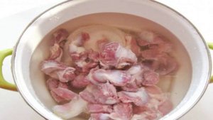 Холодец из куриных желудков и курицы