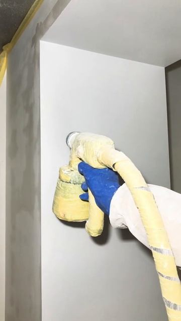 Покраска комнаты в Два цвета.