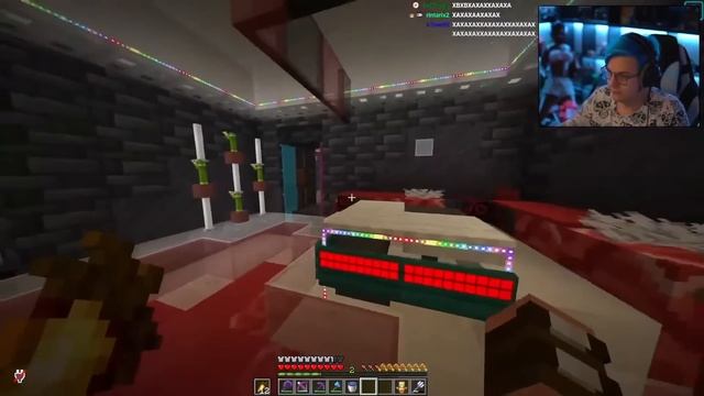 Реакция пятёрки на RGB УНИТАЗ в МАЙНКРАФТЕ смотреть онлайн