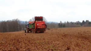 VALTRA T193 mit HAWE Universalstreuer & CLAAS Scorpion beim Miststreuen [FullHD]