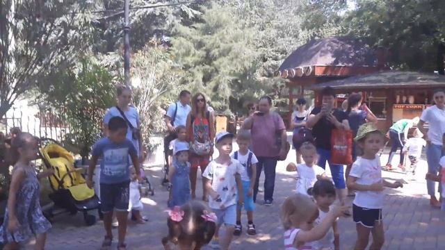 Детский парк в Симферополе. Зажигаем. смотреть онлайн