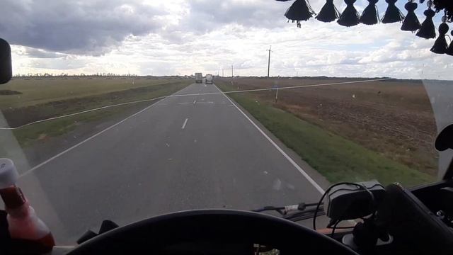 КамАЗ зерновоз..... Работаем без остановки, даже машина не выдерживает.....небольшие ремонты... смотреть онлайн