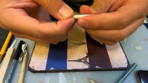 Ръчно направени воблери част 2 Фолиране/ Handmade lures - part 2 - How to foil your lures [EN sub]