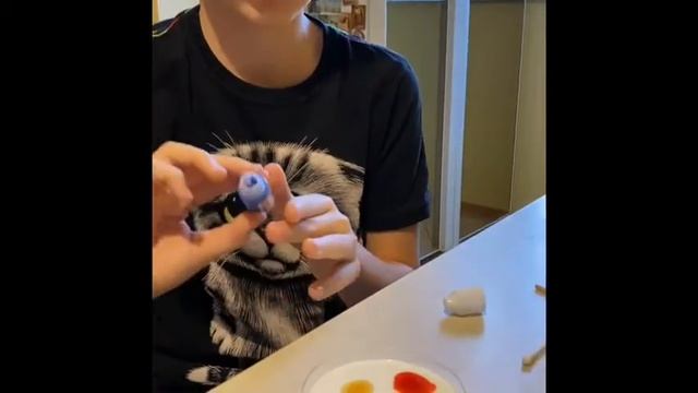 Разноцветное молоко смотреть онлайн