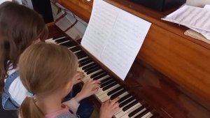 Тихо как при восходе солнца ансамбль Э.Ромберг и О.Геталова