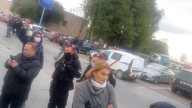 Вочеродной раз газовики хотели наехать на алюминиевий завод в Броварах. Полиция Беркут.Титушки ТРЕШ