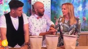 ШОК! Фокусник из Польши пробил гвоздем руку телеведущей