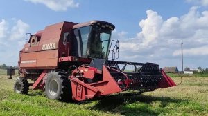 в деревню приехал комбайн Лида-1300