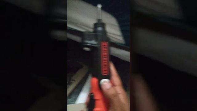 Black and Decker 4-Volt BDCSFL20C review смотреть онлайн