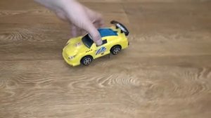 Музыкальная гоночная машина на батарейках