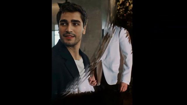 .''Mert Ramazan Demir contó cómo se casó con Afra Saraçoğlu en España. смотреть онлайн