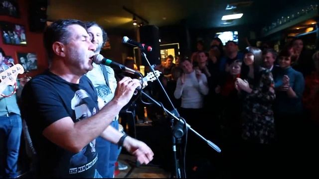 Евгений Гришковец и Мгзавреби -- Пойте друзья и Мир не супермаркет паб Овертайм