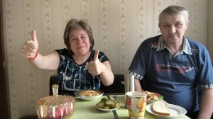 мукбанг с Толяном,а вы говорите сама ем,ему не даю