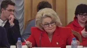 Им самим надо лечиться, а они дипломами торгуют.....