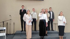 Арфы золотые в небесах звучат / Христианские песни