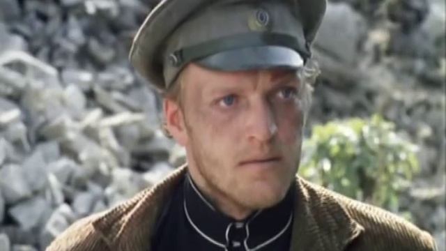 Гражданская оборона: Свой среди чужих смотреть онлайн