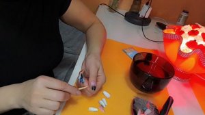 Накладные ногти. Как снимать накладные ногти на стиках.