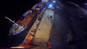 Разгрузка судна в порту Певека