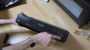 Распаковка видеомагнитофона SONY SLV+E580 Smart Engine