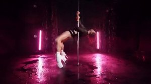 Exotic pole dance Polina Doroshenko