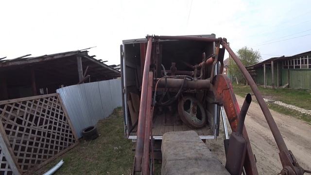 помогаю грузить лом, по деревне на тракторе смотреть онлайн