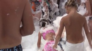 Пенное шоу аквапарк Судак Foam show aquapark Sudak.