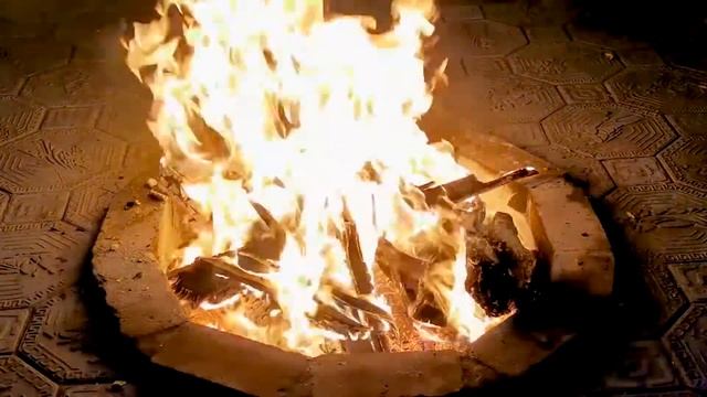 Дуэты у костра. "Светоносцев на Айфаар ехать призывающая" песня - Орис, Ормала. смотреть онлайн