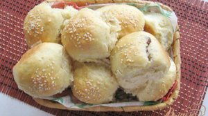 Печеные пирожки с мясом и грибами