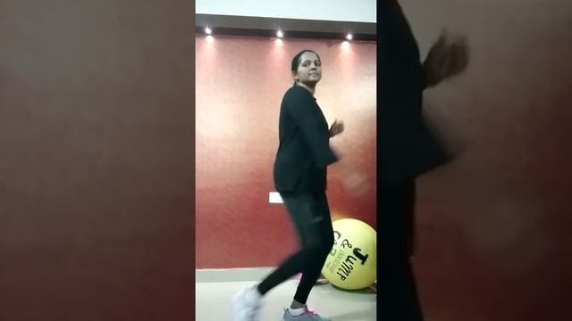 Subeme La Radio - Enrique Iglesias - Zumba Fitness for bigginers with Jeys