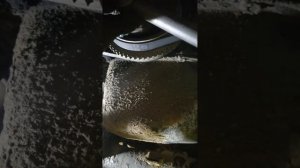 Как открутить гайку шкива коленвала