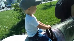 Влог. Катаемся на пони! Vlog. Go for a pony ride!