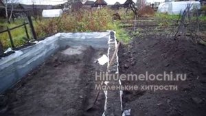 Вынимаю землю из теплицы